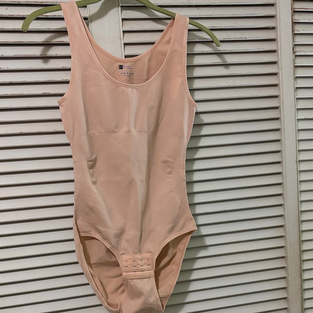 Women’s plus size Seamless Shape-wear Bodysuit